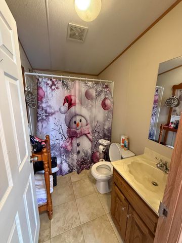 136 E Railroad Street, Hustonville, KY 40437