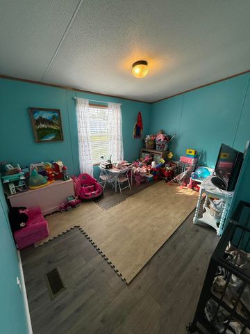 136 E Railroad Street, Hustonville, KY 40437