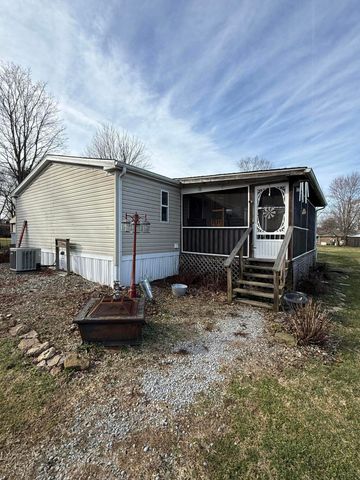 136 E Railroad Street, Hustonville, KY 40437