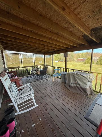 136 E Railroad Street, Hustonville, KY 40437