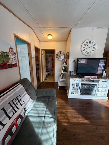 136 E Railroad Street, Hustonville, KY 40437