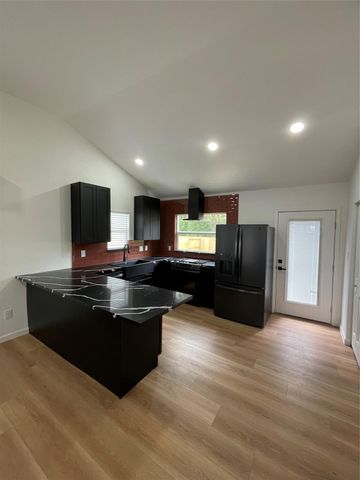 419 Clay St, Richmond, TX 77469