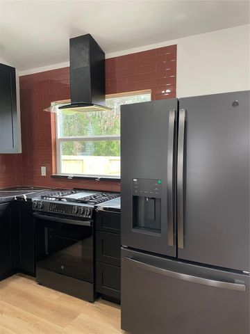419 Clay St, Richmond, TX 77469