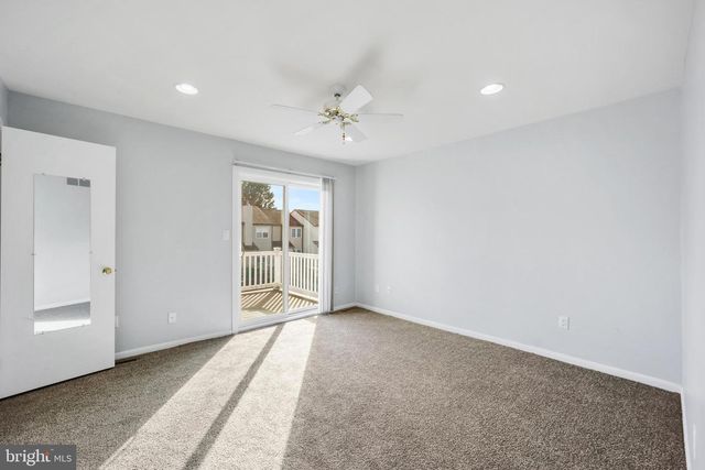 229 E GREEN VALLEY CIR, Newark, DE 19711