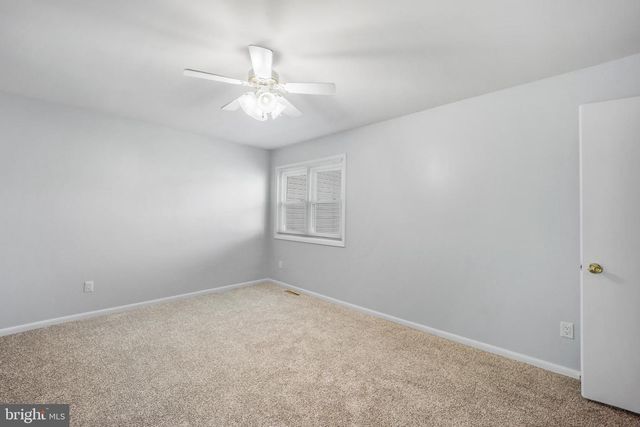 229 E GREEN VALLEY CIR, Newark, DE 19711