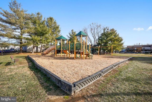 229 E GREEN VALLEY CIR, Newark, DE 19711