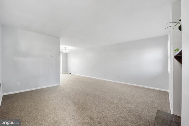 229 E GREEN VALLEY CIR, Newark, DE 19711