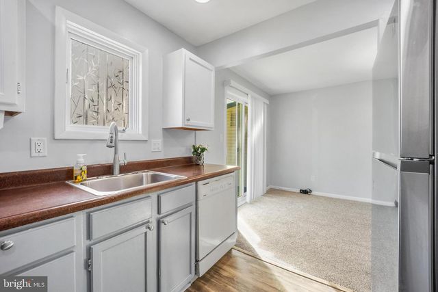 229 E GREEN VALLEY CIR, Newark, DE 19711