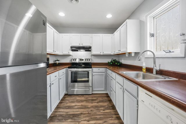 229 E GREEN VALLEY CIR, Newark, DE 19711