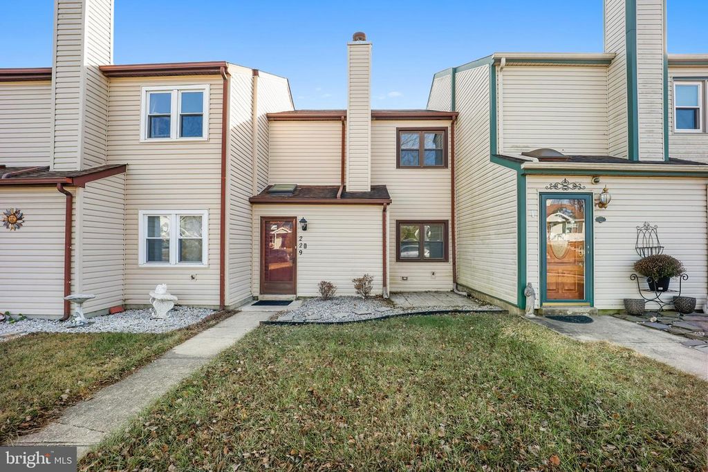 229 E GREEN VALLEY CIR, Newark, DE 19711