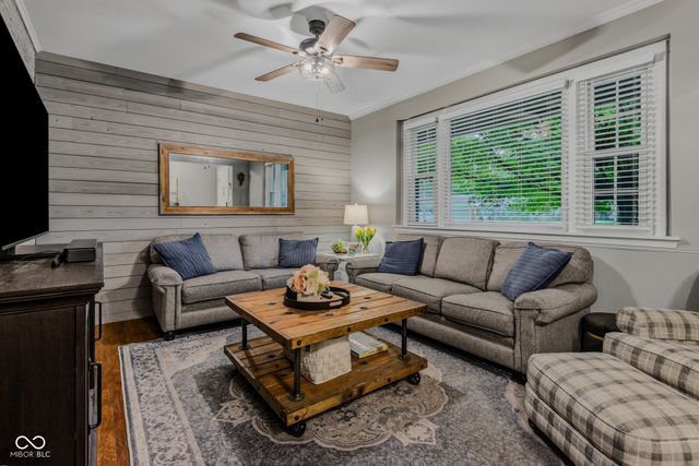 4225 Washington Street, Columbus, IN 47203
