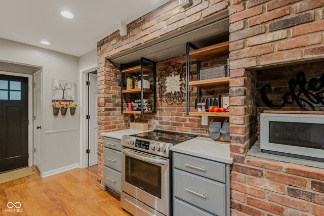 4225 Washington Street, Columbus, IN 47203