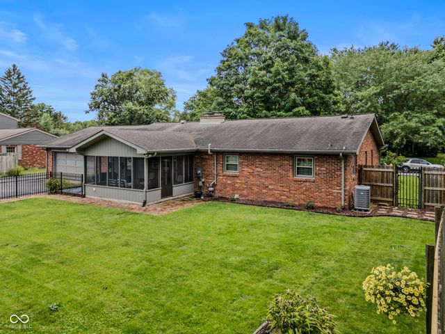 4225 Washington Street, Columbus, IN 47203