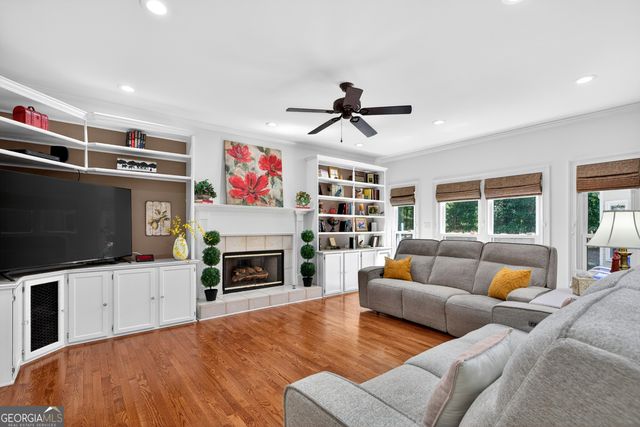 125 County Down, Fayetteville, GA 30215