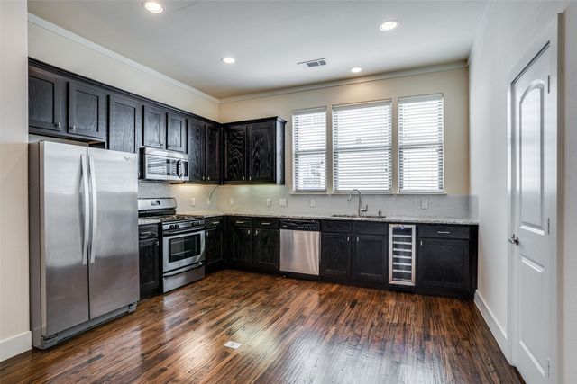 4323 Dickason Avenue 28, Dallas, TX 75219