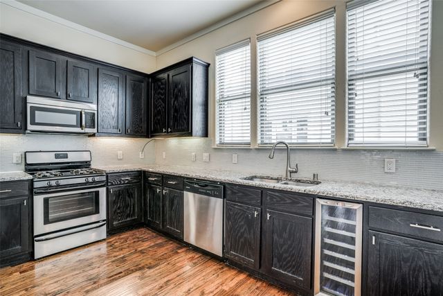 4323 Dickason Avenue 28, Dallas, TX 75219