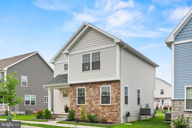 33 COASTAL AVENUE, Ephrata, PA 17522