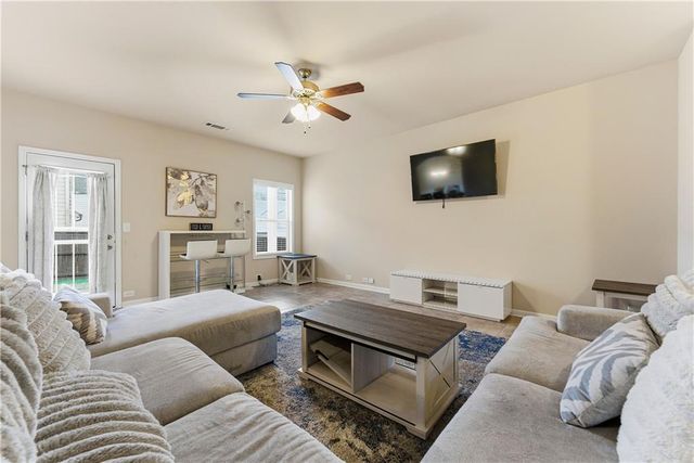 4068 Lake Manor Way, Atlanta, GA 30349