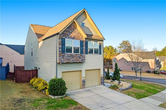 4068 Lake Manor Way, Atlanta, GA 30349