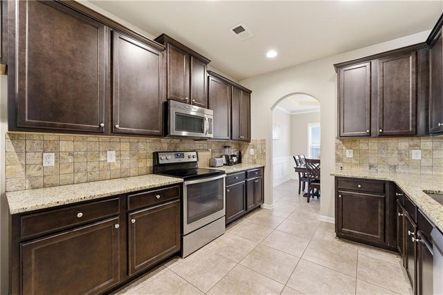 4068 Lake Manor Way, Atlanta, GA 30349