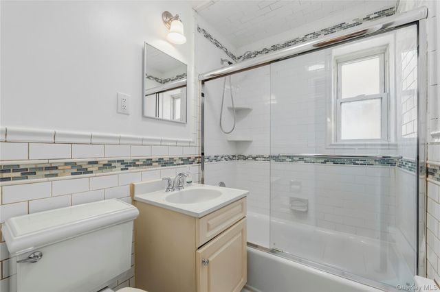 817 Quincy Avenue, Bronx, NY 10465