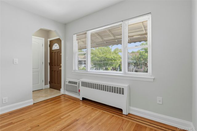 817 Quincy Avenue, Bronx, NY 10465