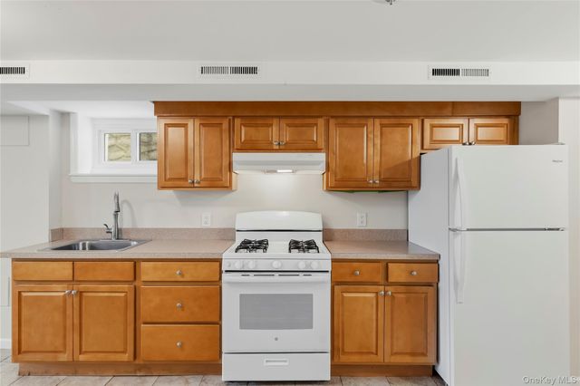 817 Quincy Avenue, Bronx, NY 10465