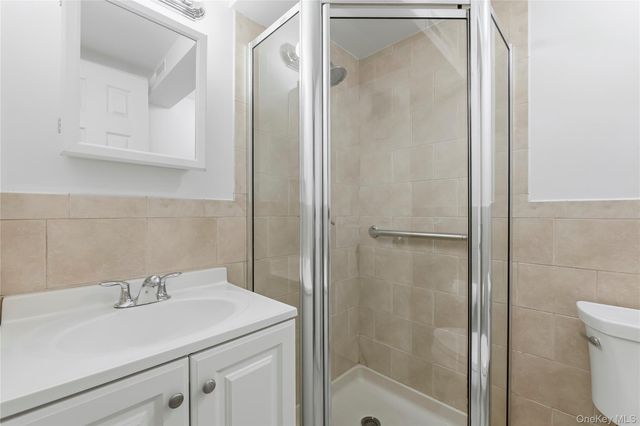 817 Quincy Avenue, Bronx, NY 10465