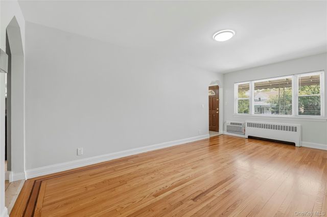 817 Quincy Avenue, Bronx, NY 10465