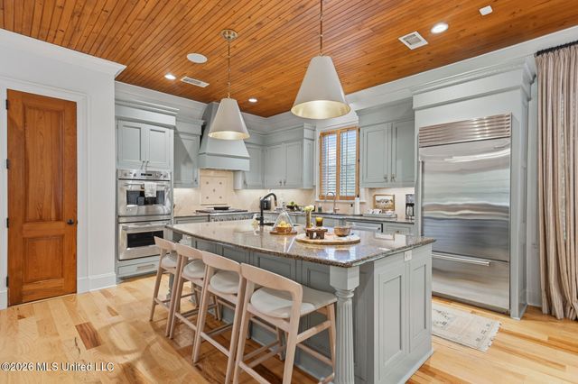 916 La Roche Court, Ridgeland, MS 39157