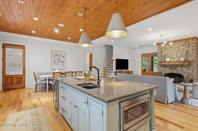 916 La Roche Court, Ridgeland, MS 39157