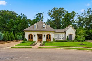 916 La Roche Court, Ridgeland, MS 39157