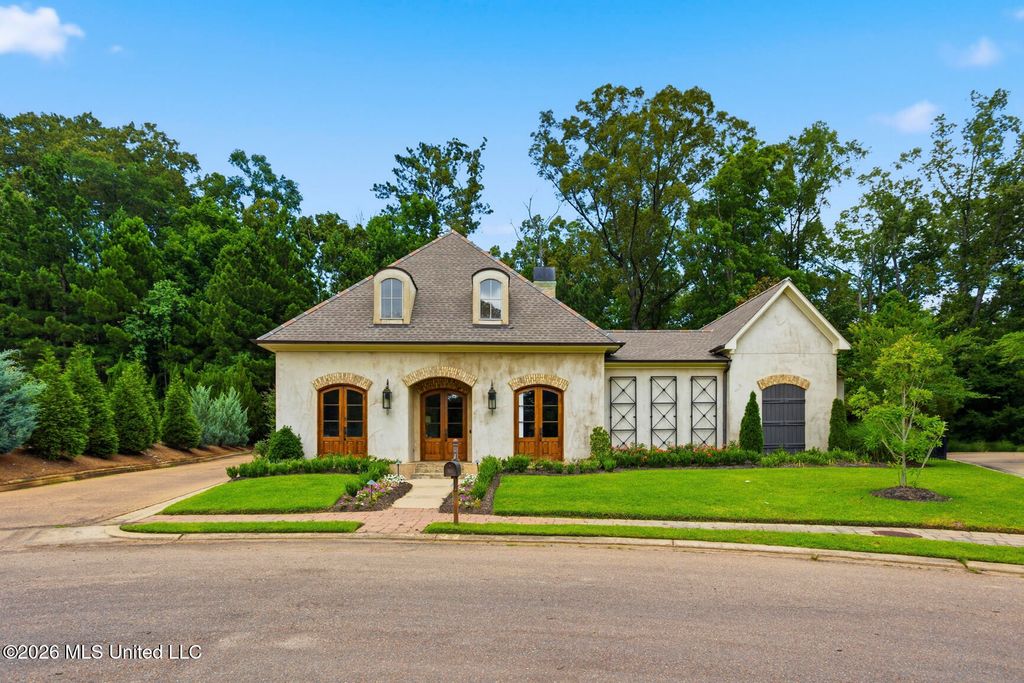 916 La Roche Court, Ridgeland, MS 39157