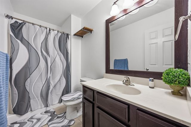 1050 Twilight Drive, North Liberty, IA 52317