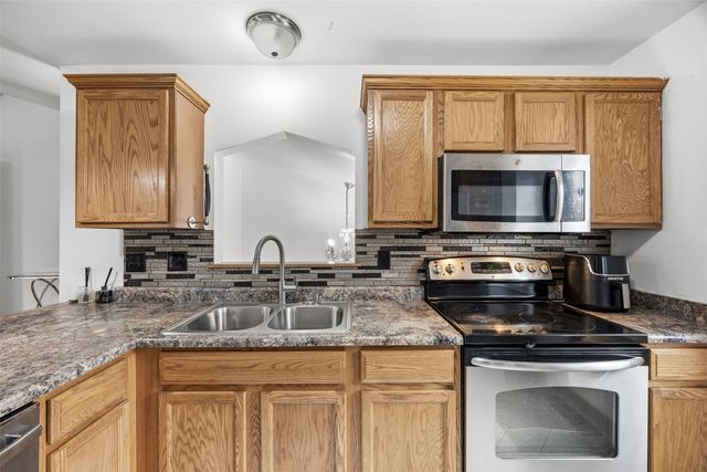 1050 Twilight Drive, North Liberty, IA 52317