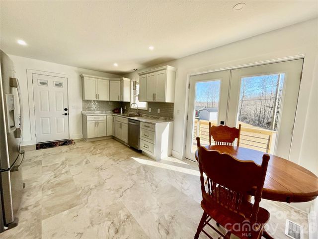 2019 Dale Road, Spruce Pine, NC 28777