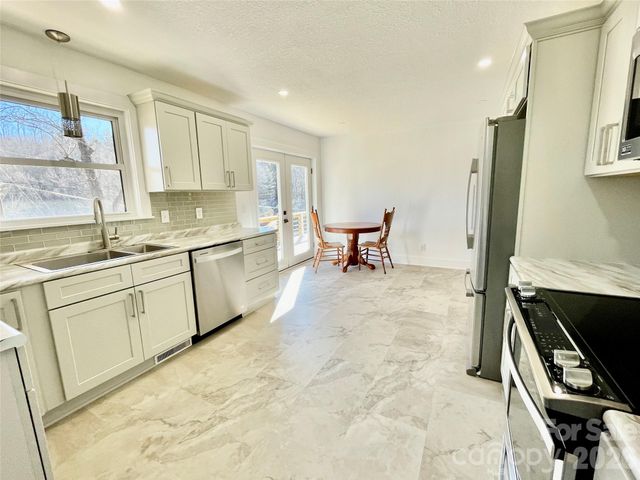 2019 Dale Road, Spruce Pine, NC 28777