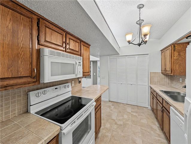 67 Fairway Drive, Bella Vista, AR 72714