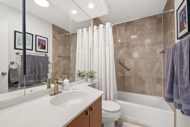 155 N Harbor Drive 2309, Chicago, IL 60601