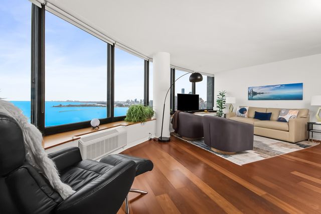 155 N Harbor Drive 2309, Chicago, IL 60601