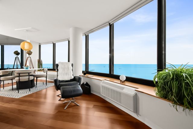 155 N Harbor Drive 2309, Chicago, IL 60601