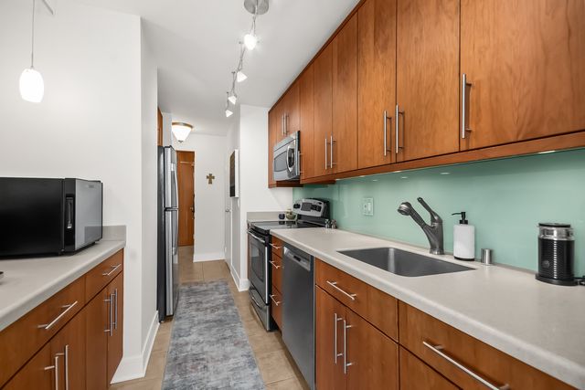 155 N Harbor Drive 2309, Chicago, IL 60601