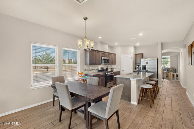 1000 Skyblazer Place, Horizon City, TX 79928