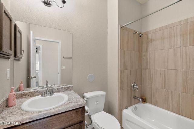 1000 Skyblazer Place, Horizon City, TX 79928