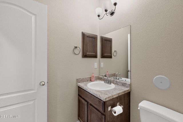 1000 Skyblazer Place, Horizon City, TX 79928