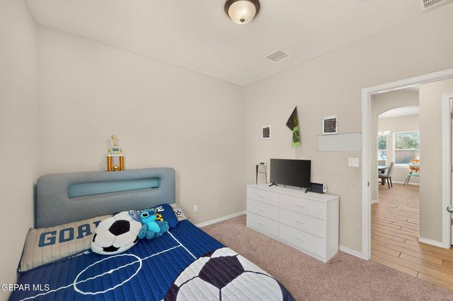 1000 Skyblazer Place, Horizon City, TX 79928