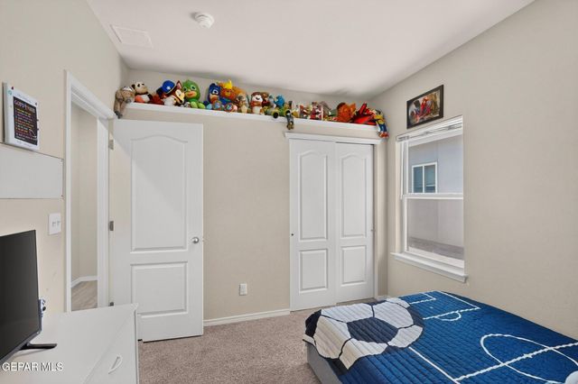 1000 Skyblazer Place, Horizon City, TX 79928