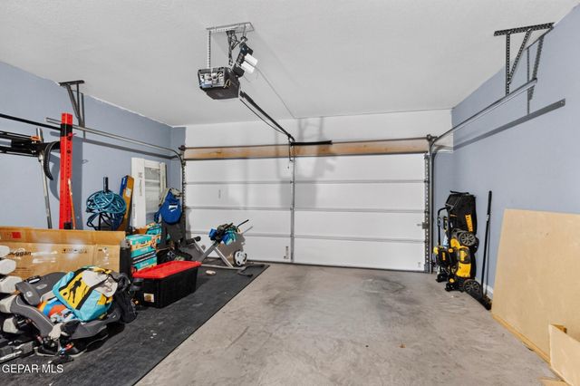 1000 Skyblazer Place, Horizon City, TX 79928