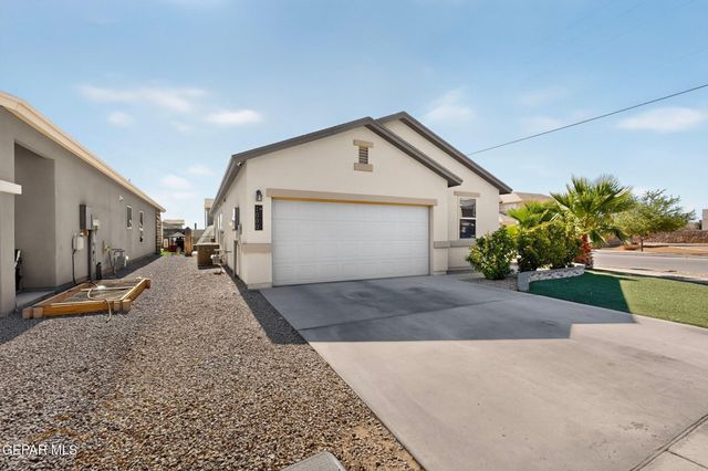 1000 Skyblazer Place, Horizon City, TX 79928