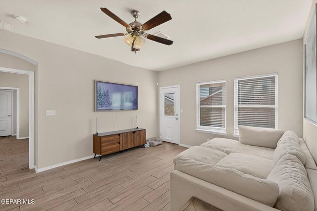 1000 Skyblazer Place, Horizon City, TX 79928